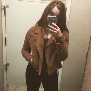 Meet your Posher, Lydia